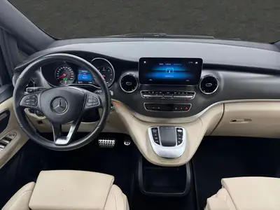 Mercedes-Benz V 300 d — Monospace premium 8 places, moteur diesel puissant et technologie AMG — Miniature 9