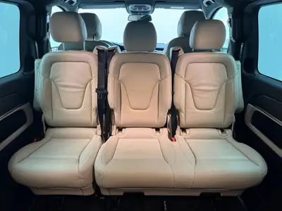 Mercedes-Benz V 300 d — Monospace premium 8 places, moteur diesel puissant et technologie AMG — Miniature 12