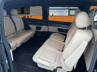 Mercedes-Benz V 300 d — Monospace premium 8 places, moteur diesel puissant et technologie AMG — Miniature 11