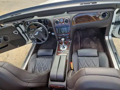 Bentley Continental 6.0 V12 Speed — Coupé de prestige, 610 ch, première main depuis 2010 — intérieur
