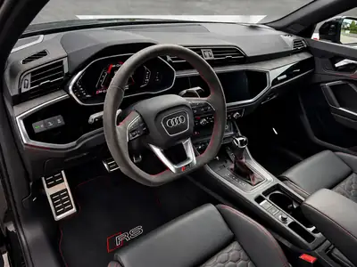 Audi RS Q3 Sportback quattro — 400 ch, 5-cylindres turbo, livraison Suisse — tableau de bord