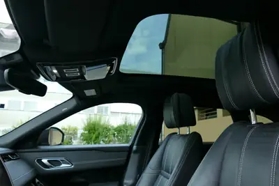 Land Rover Range Rover Velar 3.0 V6 R-Dynamic HSE — SUV premium, moteur puissant, entretien complet — Miniatur 9