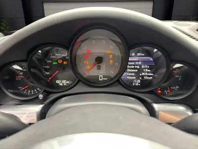 Porsche 911 Carrera 4S PDK — Coupé sportif all-wheel drive, 400 ch de performance pure — Miniatura 12