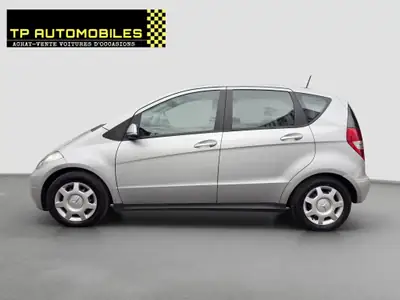 Mercedes-Benz Classe A 160 — Automatique, sécurité et confort urbain — Miniatura 8