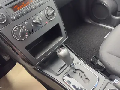 Mercedes-Benz Classe A 160 — Automatique, sécurité et confort urbain — Miniatura 11
