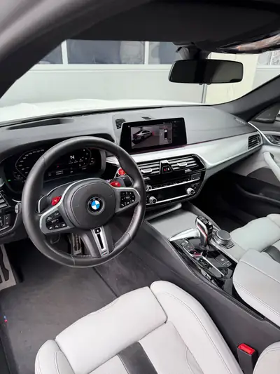 BMW M5 xDrive 2019 — Berline haute performance, 599 ch et transmission intégrale — détail