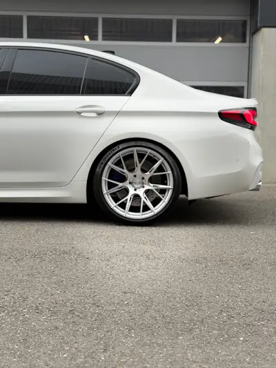 BMW M5 xDrive 2019 — Berline haute performance, 599 ch et transmission intégrale — Miniature 12