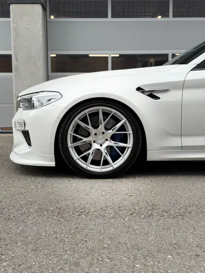 BMW M5 xDrive 2019 — Berline haute performance, 599 ch et transmission intégrale — Miniature 11