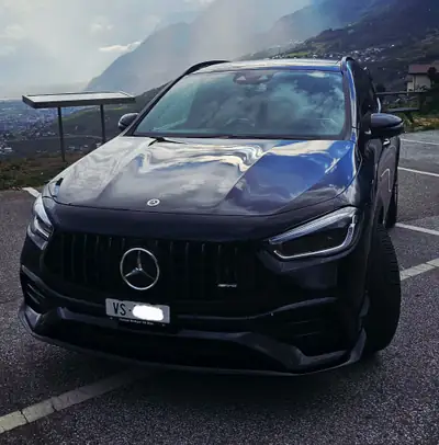Mercedes-AMG GLA 35 4MATIC — Performance sportive et polyvalence SUV premium — côté