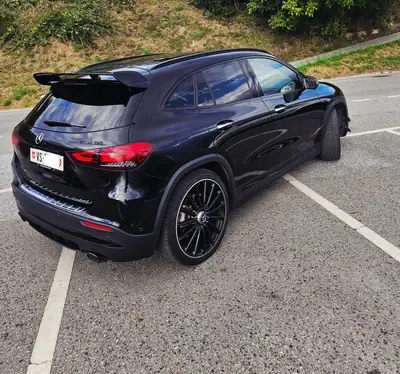 Mercedes-AMG GLA 35 4MATIC — Performance sportive et polyvalence SUV premium — arrière