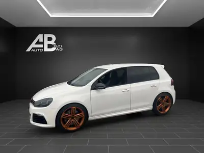 VW Golf 2.0 TSI R 4Motion — Sportive polyvalente 270 ch, transmission intégrale — fianco