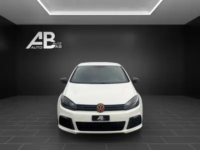 VW Golf 2.0 TSI R 4Motion — Sportive polyvalente 270 ch, transmission intégrale — vista esterna
