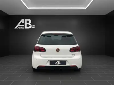 VW Golf 2.0 TSI R 4Motion — Sportive polyvalente 270 ch, transmission intégrale — interni