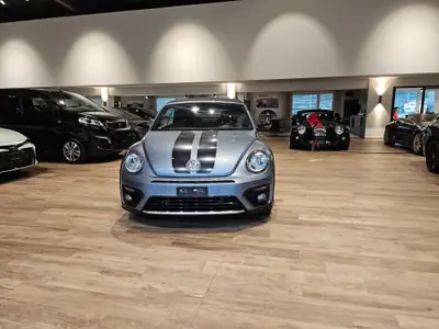 VW Beetle Cabriolet 2.0 TSI R-Line — Décapotable sportive rare avec 220 ch et jantes 20 pouces — rear view