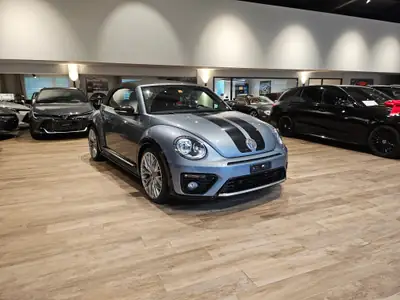 VW Beetle Cabriolet 2.0 TSI R-Line — Décapotable sportive rare avec 220 ch et jantes 20 pouces — dashboard