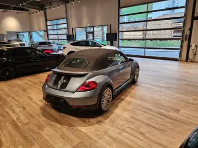 VW Beetle Cabriolet 2.0 TSI R-Line — Décapotable sportive rare avec 220 ch et jantes 20 pouces — Thumbnail 10