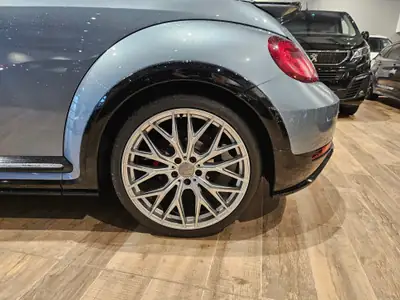 VW Beetle Cabriolet 2.0 TSI R-Line — Décapotable sportive rare avec 220 ch et jantes 20 pouces — Thumbnail 17