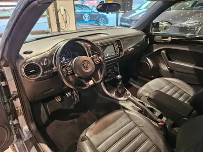 VW Beetle Cabriolet 2.0 TSI R-Line — Décapotable sportive rare avec 220 ch et jantes 20 pouces — Thumbnail 19