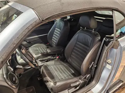 VW Beetle Cabriolet 2.0 TSI R-Line — Décapotable sportive rare avec 220 ch et jantes 20 pouces — Thumbnail 20