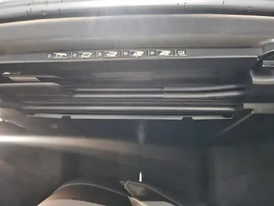 VW Beetle Cabriolet 2.0 TSI R-Line — Décapotable sportive rare avec 220 ch et jantes 20 pouces — Thumbnail 24