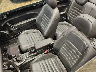 VW Beetle Cabriolet 2.0 TSI R-Line — Décapotable sportive rare avec 220 ch et jantes 20 pouces — Thumbnail 22