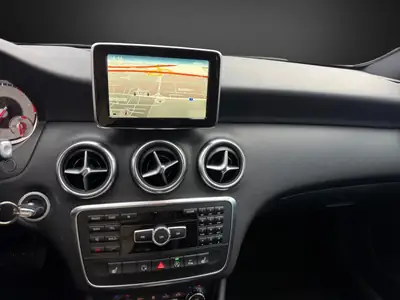Mercedes-Benz Classe A 200 CDI Urban 4Matic — Diesel économe, transmission automatique 7G-DCT — Miniatura 11
