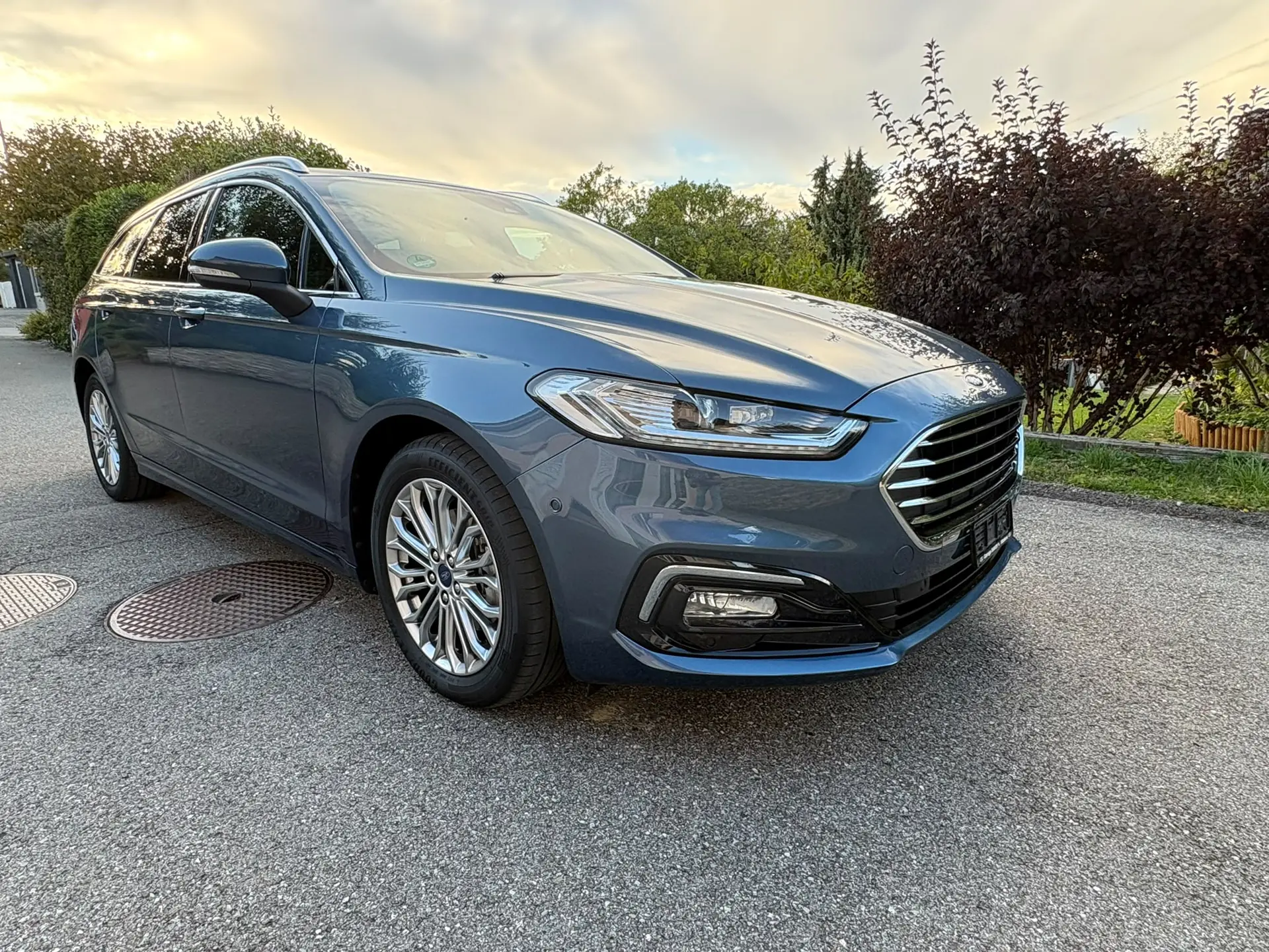 Ford Mondeo Hybride 2022 — Élégance et efficacité énergétique, 61 000 km seulement