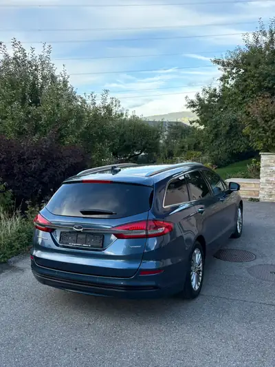 Ford Mondeo Hybride 2022 — Élégance et efficacité énergétique, 61 000 km seulement — Innenraum