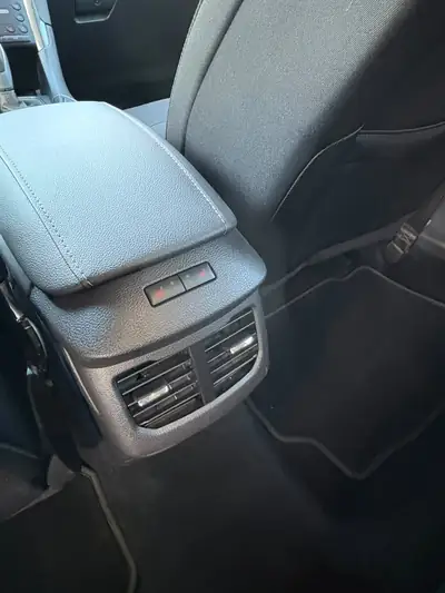 Ford Mondeo Hybride 2022 — Élégance et efficacité énergétique, 61 000 km seulement — Miniatur 7