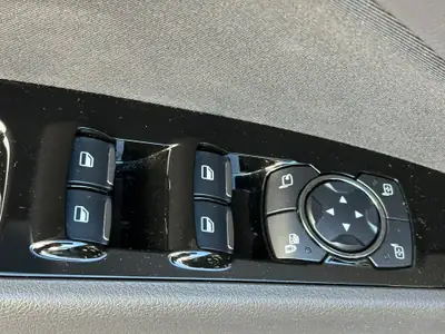 Ford Mondeo Hybride 2022 — Élégance et efficacité énergétique, 61 000 km seulement — Miniatur 8