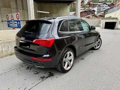 Audi Q5 3.0 V6 TDI Quattro — SUV premium diesel, freinage BREMBO haute performance — côté