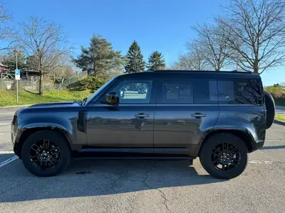 Land Rover Defender 3.0 D I6 250 X-Dynamic SE — Le SUV robuste avec motorisation 6-cylindres et transmission automatique — dashboard