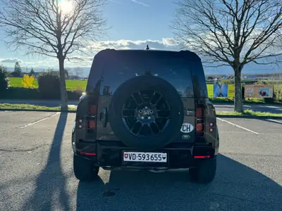 Land Rover Defender 3.0 D I6 250 X-Dynamic SE — Le SUV robuste avec motorisation 6-cylindres et transmission automatique — Thumbnail 9