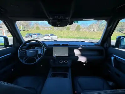 Land Rover Defender 3.0 D I6 250 X-Dynamic SE — Le SUV robuste avec motorisation 6-cylindres et transmission automatique — Thumbnail 10