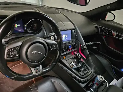 Jaguar F-TYPE R5 — Coupé sport britannique 550 ch, essence pure — vue extérieure