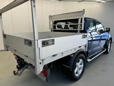 ISUZU D-MAX 2.5 TDi Quasar 4x4 — Pickup robuste, sans accident, 114'000 km — fianco