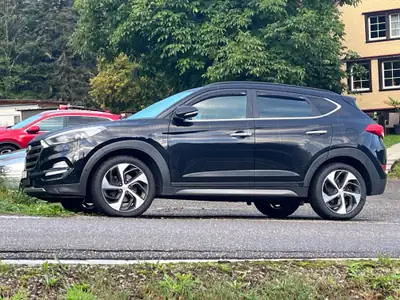 Hyundai Tucson 2.0 CRDi 185 Vertex 4WD — SUV robuste, toit panoramique, sans sinistre — vista esterna