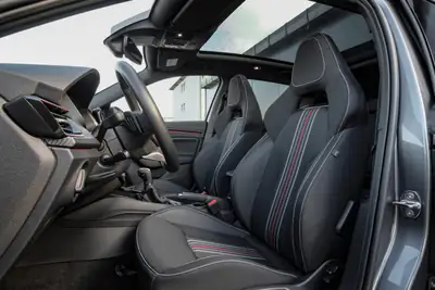 Skoda Scala 1.5 TSI Monte Carlo DSG — Berline dynamique, quasi neuve avec 5 ans de garantie — Thumbnail 10