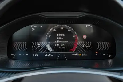 Skoda Scala 1.5 TSI Monte Carlo DSG — Berline dynamique, quasi neuve avec 5 ans de garantie — Thumbnail 17