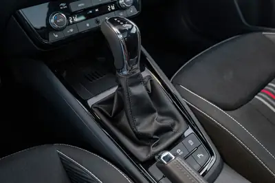 Skoda Scala 1.5 TSI Monte Carlo DSG — Berline dynamique, quasi neuve avec 5 ans de garantie — Thumbnail 21