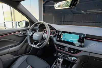 Skoda Scala 1.5 TSI Monte Carlo — Berline compacte neuve, garantie 5 ans — Thumbnail 14
