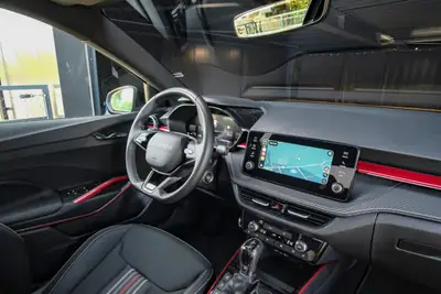 Skoda Fabia 1.0 TSI Monte Carlo DSG — Citadine dynamique, garantie 5 ans et équipements premium — Miniatur 14