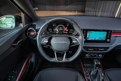 Skoda Fabia 1.0 TSI Monte Carlo DSG — Citadine dynamique, garantie 5 ans et équipements premium — Miniatur 16