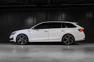 Skoda Octavia Combi 1.5 TSI mHEV — Break hybride mild avec garantie constructeur 5 ans — Miniatur 9