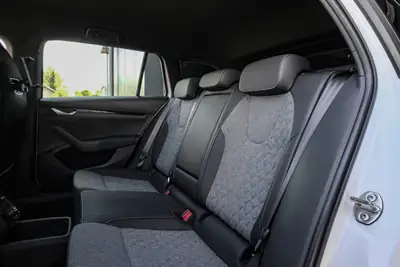 Skoda Octavia Combi 1.5 TSI mHEV — Break hybride mild avec garantie constructeur 5 ans — Miniatur 12