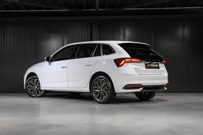 Skoda Scala 1.0 TSI Top Selection DSG — Berline compacte moderne, quasi neuve et garantie 5 ans — side view