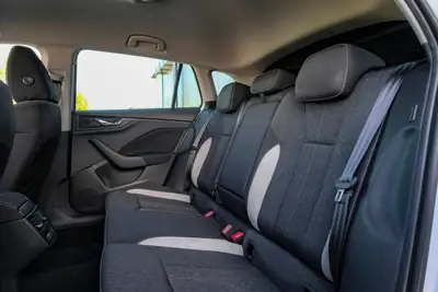 Skoda Scala 1.0 TSI Top Selection DSG — Berline compacte moderne, quasi neuve et garantie 5 ans — Thumbnail 12