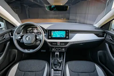 Skoda Scala 1.0 TSI Top Selection DSG — Berline compacte moderne, quasi neuve et garantie 5 ans — Thumbnail 15