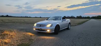 Mercedes-Benz SLK 200 Kompressor — Cabriolet sportif 2002, entretien impeccable — Heckansicht