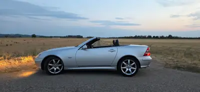 Mercedes-Benz SLK 200 Kompressor — Cabriolet sportif 2002, entretien impeccable — Seitenansicht